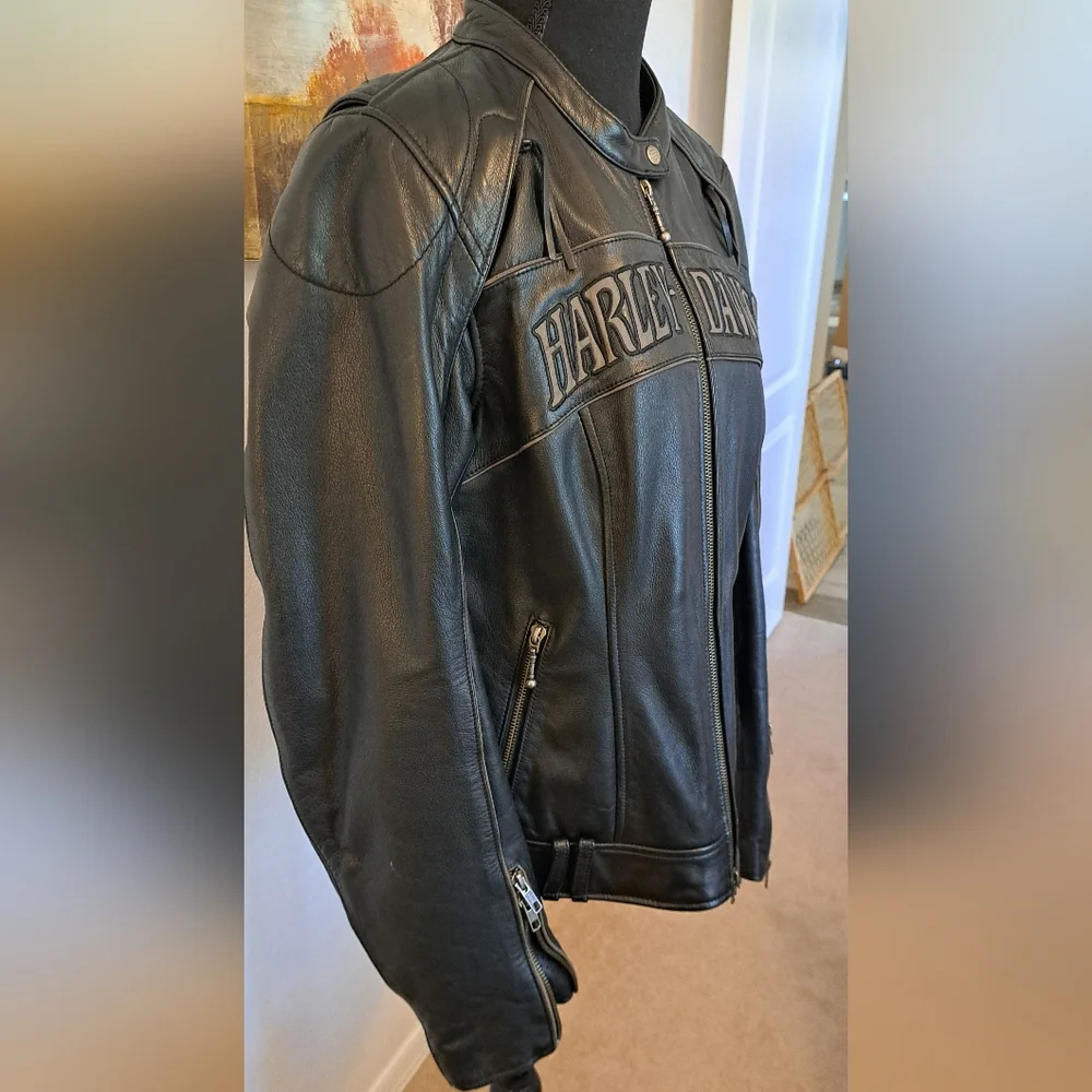 Harley Davidison Leather Coat - Picture 6 of 16